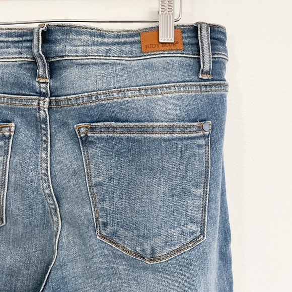 Judy Blue Slim Fit tapered leg distressed jean size 29 - Picture 10 of 10